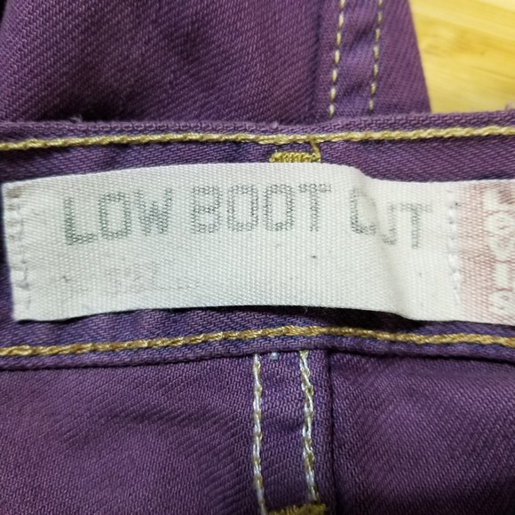VTG Levis Jeans Women 30 x 30 Purple Cotton Low Boot Cut Raw Hem Overdyed Mexico - Picture 12 of 14